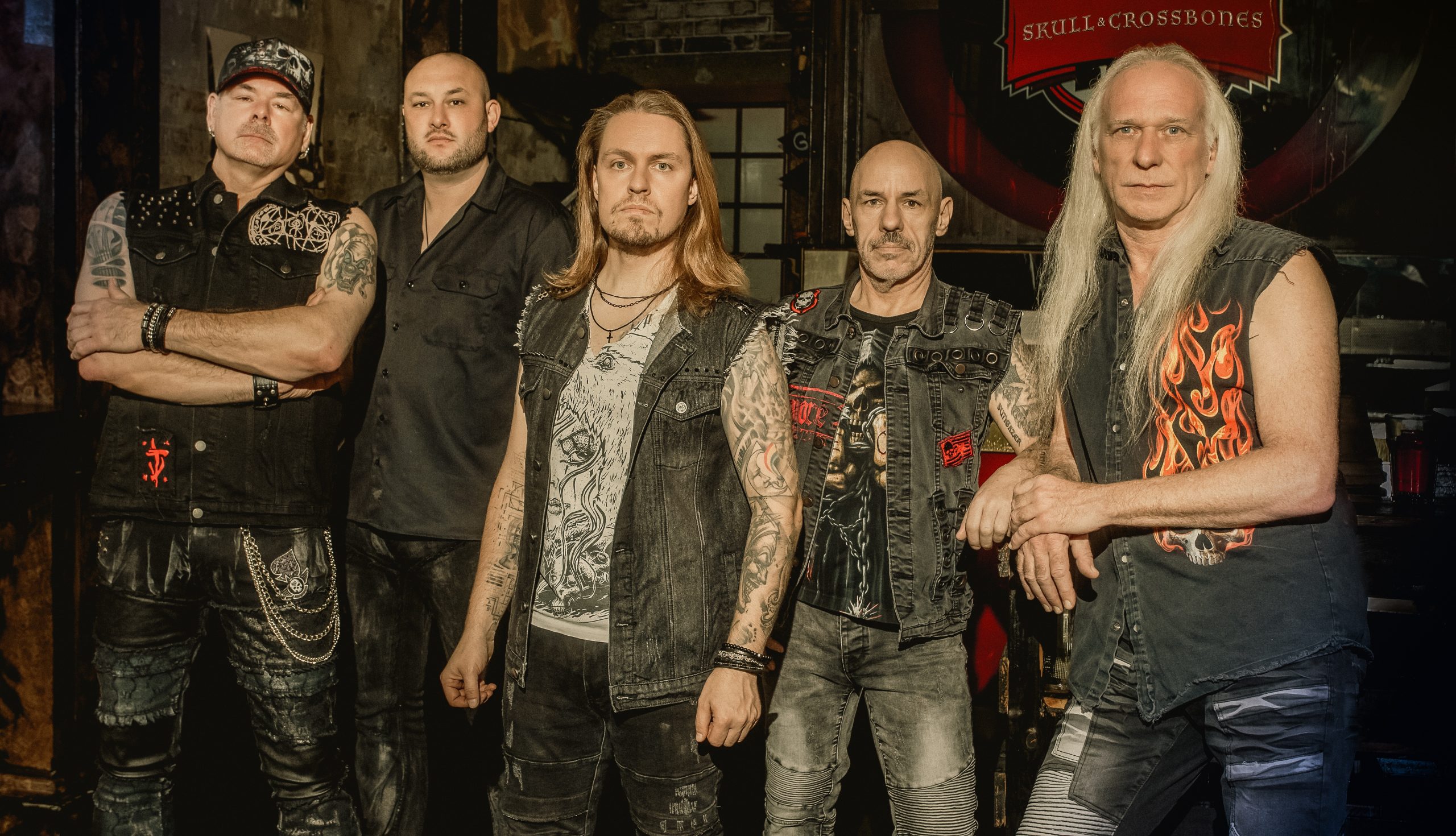 SKULL & CROSSBONES „Time“