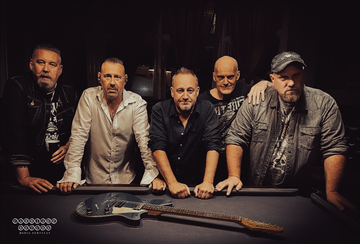 Rockband WHITE SKIES & METALAPOLIS RECORDS