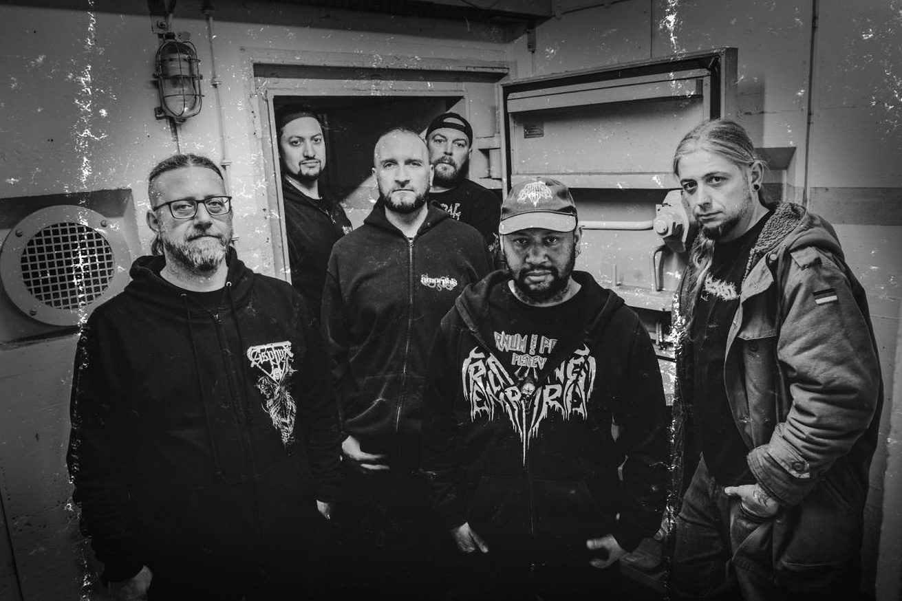 𝐑𝐎𝐓𝐓𝐈𝐍𝐆 𝐄𝐌𝐏𝐈𝐑𝐄 -𝙄𝙢𝙖𝙜𝙚𝙨 𝙊𝙛 𝙒𝙖𝙧-